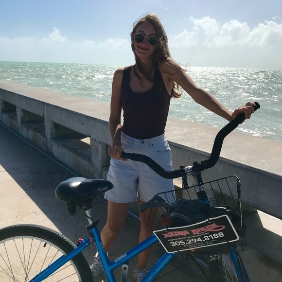 Meet your Posher, Sofia - Picture 1 of 1